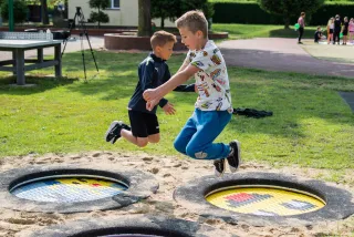 Nauczyciele z Polic pokazali jak zdobyć finansowanie na plac zabaw - innowacyjna realizacja z producentem PLAY-PARK